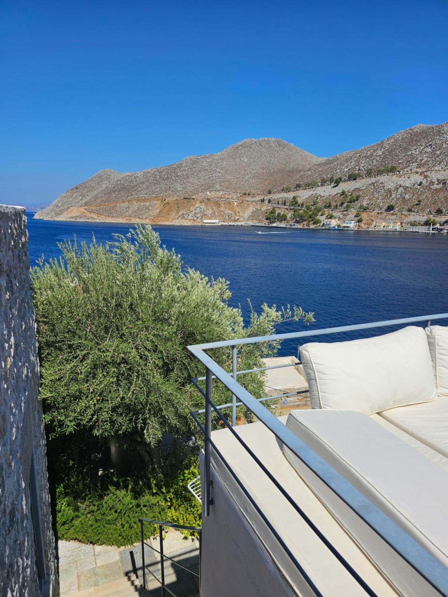 The Anchor House Bed & Breakfast Sými Luaran gambar