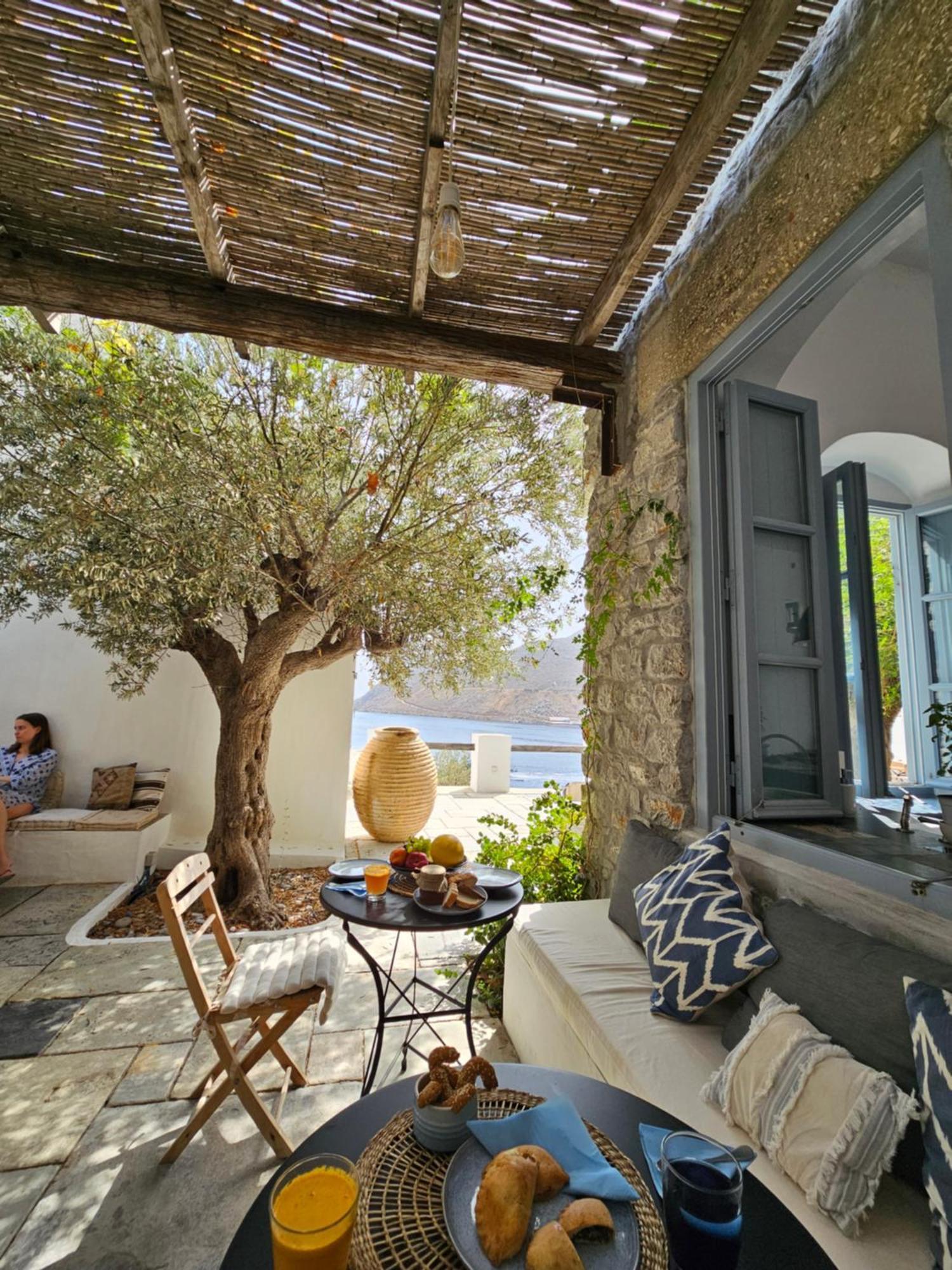 The Anchor House Bed & Breakfast Sými Luaran gambar