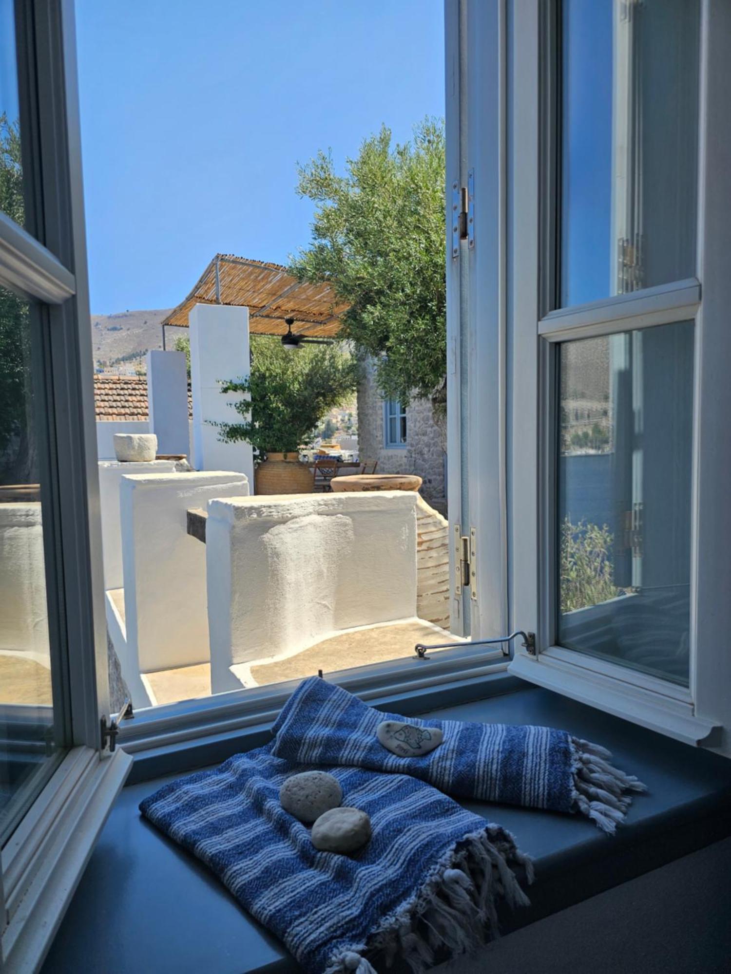 The Anchor House Bed & Breakfast Sými Luaran gambar